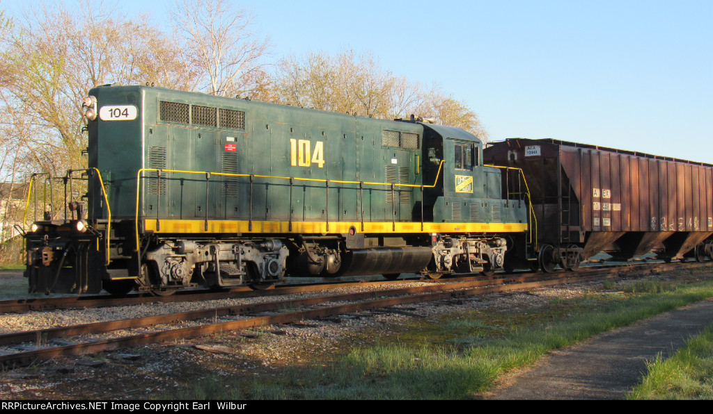 Ohio South Central Railroad (OSCR) 104